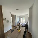 Centar 2 Daire Trebin